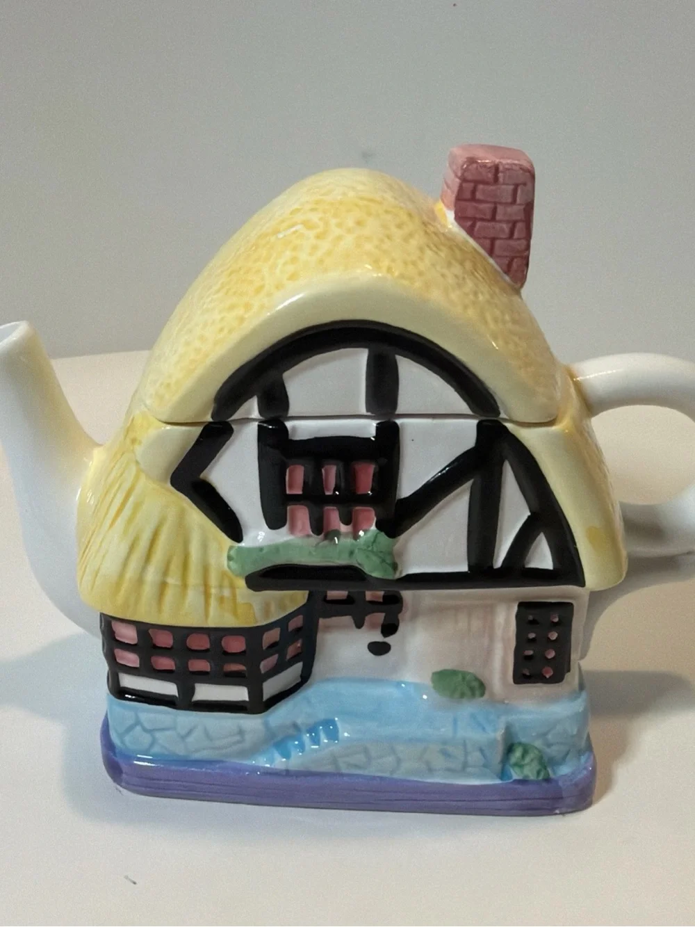 Ceramic Thatched Cottage Teapot
